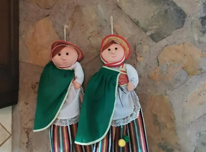 Dolores En Adeje Адехе