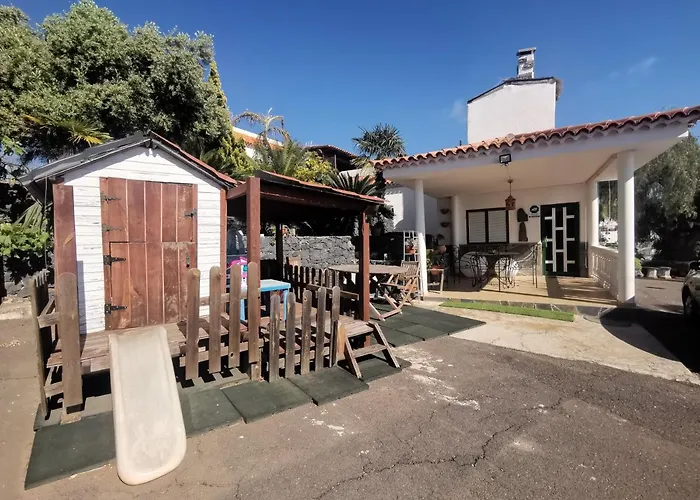 Dolores En Adeje Адехе